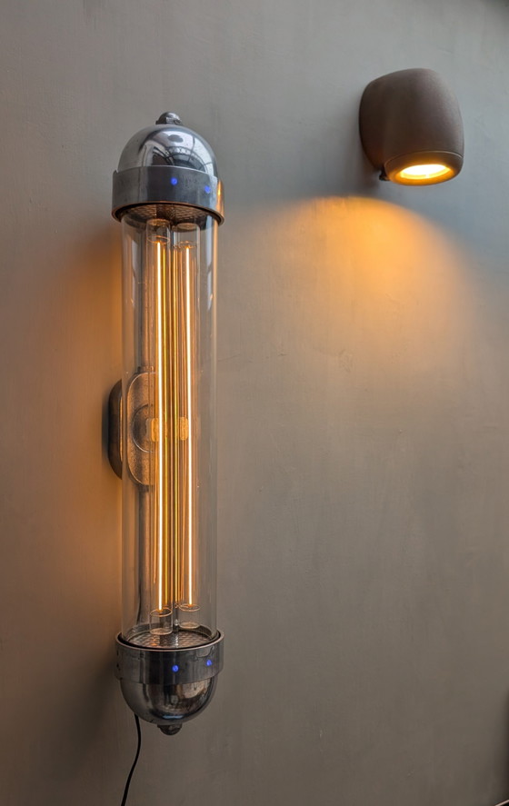 Philips Hellux Aplique Modificado. – Glass, Metal (photo 3 of 11)