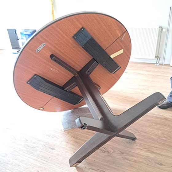 Image 1 of Mesa de comedor extensible Thonet con 8 sillas Thonet.