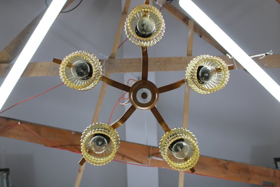 Image 1 of Tschechischer Holz-Glas-Kronleuchter aus der Mitte des 20. Jahrhunderts, restauriert in den 1970er Jahren