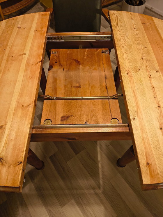 Image 1 of Extendable dining table round & oval