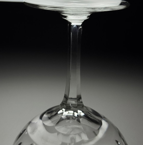 Image 1 of Set van 8 Art Deco champagnecoupéglazen (jaren 1920-1930) – halfkristal, handgegraveerd