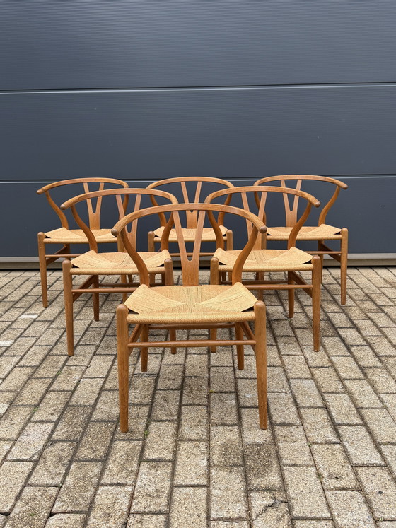 Image 1 of 8 sillas Wishbone CH24 de roble de Hans J. Wegner, Carl Hansen & Son
