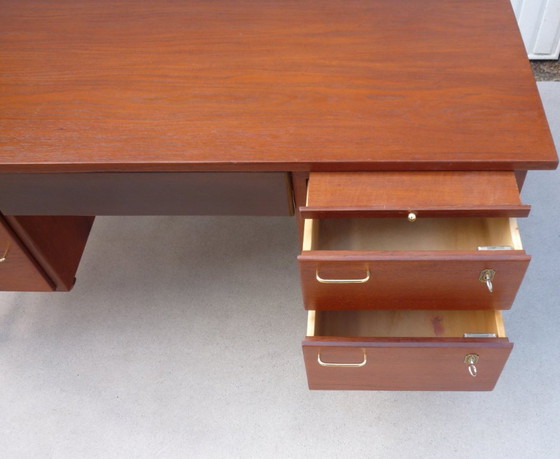Indrukwekkend vintage teakhouten bureau – Wood (photo 8 of 12)