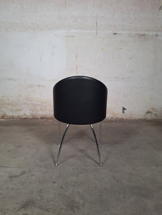 Image 1 of Silla decorativa Kastel Kameo de cuero negro con patas cromadas