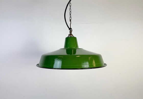 Image 1 of Lampada a sospensione in smalto verde industriale, anni '60