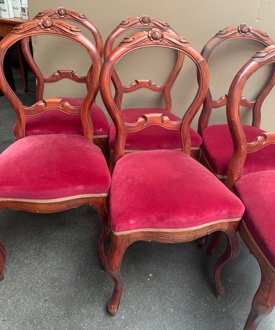 Conjunto de sillas estilo Luis XV. – Sillas de comedor (photo 3 of 6)
