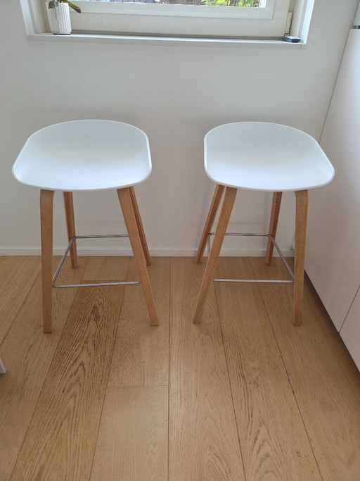 2x HAY About a Stool AAS32 tabouret de bar 65 cm, blanc/chêne savonné