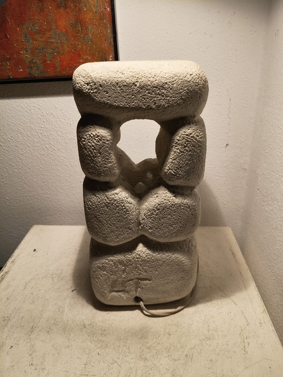Image 1 of Mid century modern vintage design Franse brutalist Gard natuursteen tafellamp van ontwerper en beeldhouwer Albert Tormos 