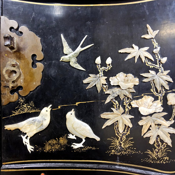 Image 1 of Armoire chinoise vintage en laque oiseaux fleurs (stéatite) armoire bohème / armoire orientale / armoire asiatique