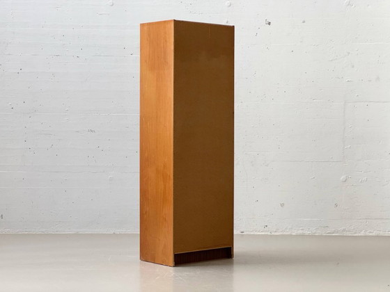 Image 1 of Armoire haute étroite de style milieu du siècle avec tiroirs, années 1960