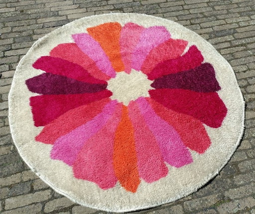 Vintage 1970s smyrna knotted DESSO rug