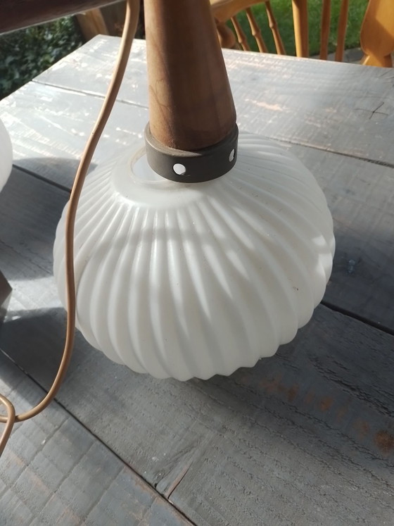 Milk glass pendant lamp 1950s – Wood (photo 3 of 9)