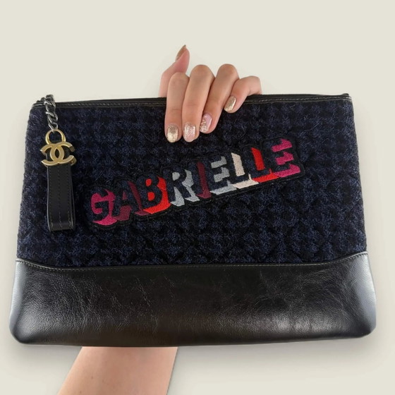 Clutch Chanel Gabrielle in tweed e pelle di vitello (photo 18 of 25)