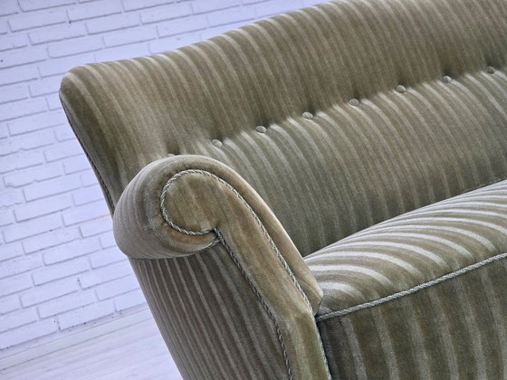 Image 1 of Jaren 60, Deense 2-zitsbank, origineel meubelvelours, beukenhout.