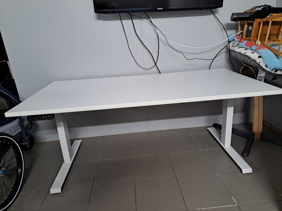 Image 1 of Tavolo da lavoro elettrico in piedi/seduto