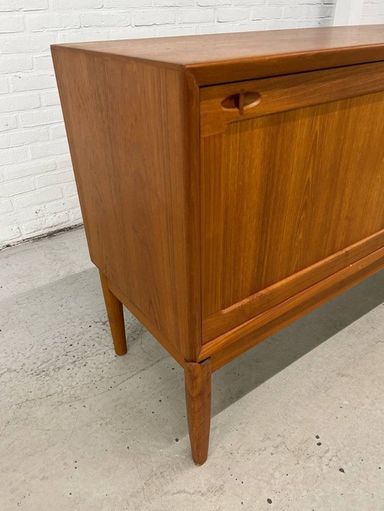 Image 1 of Deens teak dressoir H.W. Klein Bramin