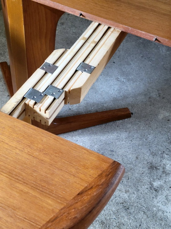 Tavolo da pranzo danese rotondo allungabile in teak 1960, Tavoli da pranzo, Legno, Marrone (foto 13 di 14)