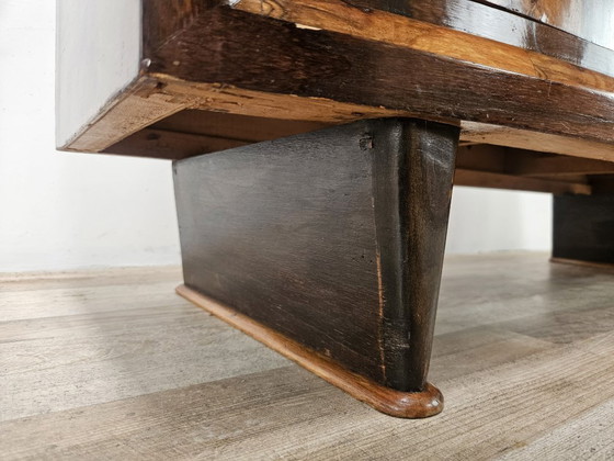 Image 1 of Toscaanse Art Deco kaptafel uit de jaren 40 van walnootwortelhout.