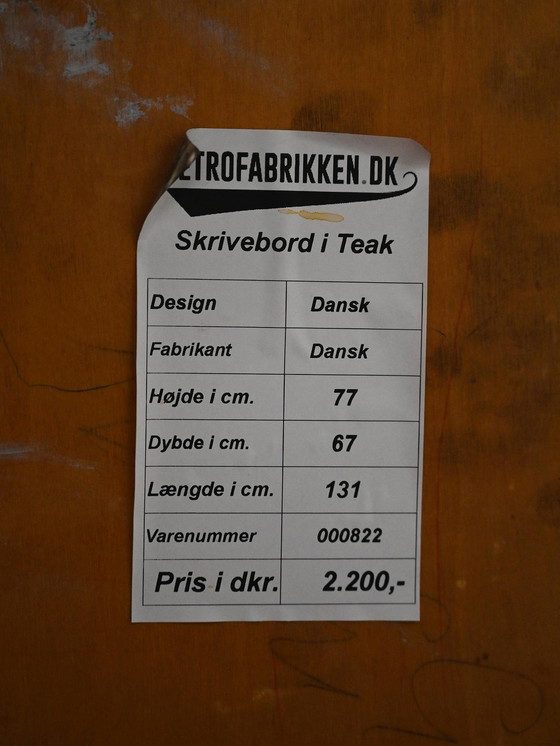 Image 1 of Bureau vintage danois en teck avec étagère