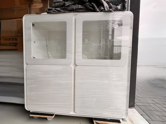 Image 1 of Unieke, Strakke Italiaanse Vitrine en Hangkasten Combinatie