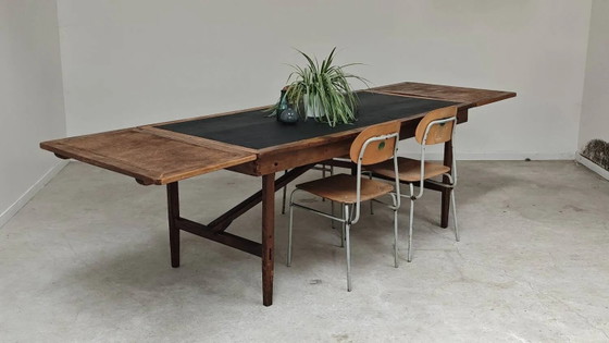 Tavolo pieghevole da officina vintage in rovere con piano nero patinato a mano. – Tavoli da pranzo (photo 15 of 37)