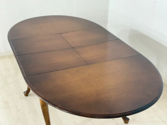 Image 1 of Elegante eettafel uit het midden van de 20e eeuw / Vintage keukentafel / Uitschuifbare tafel / Ronde Chippendale eettafel