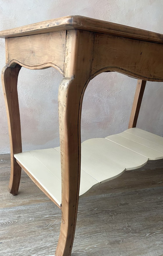Image 1 of Consola rústica antigua estilo Luis XV en madera maciza de cerezo: elegante estilo campestre.