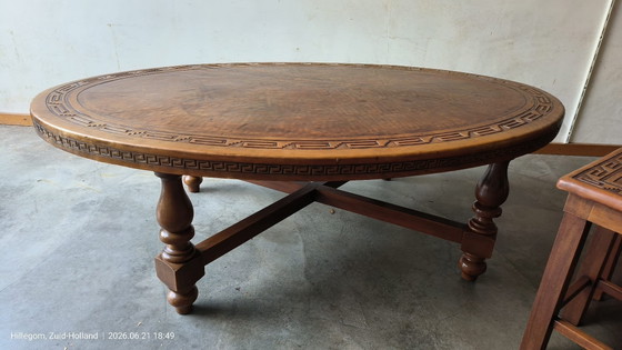 Image 1 of Zuid Amerikaanse leren salontafel en drie bijzettafels 