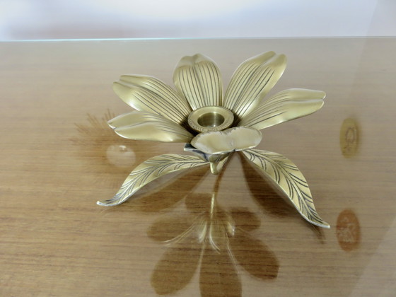 Image 1 of Posacenere "Fiore" in ottone, portacandele, anni '60-'70
