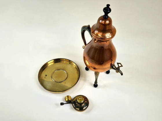 Image 1 of Antieke 19e-eeuwse Nederlandse koperen/messing koffiepot