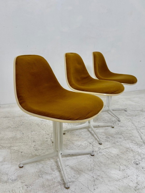 Image 1 of Herman Miller Eames La Fonda Ocra/Giallo
