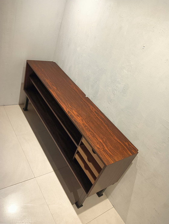 Image 1 of Cadovius-Schrank auf Metallsockel