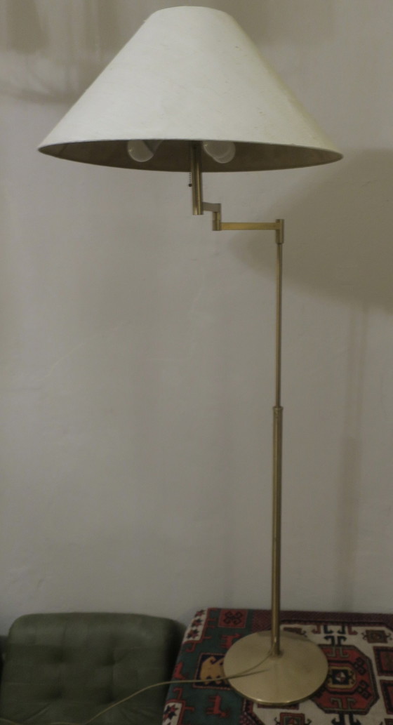 Image 1 of Lampadaire en laiton à bras oscillant multiréglable Walter von Nessen, États-Unis, années 1960