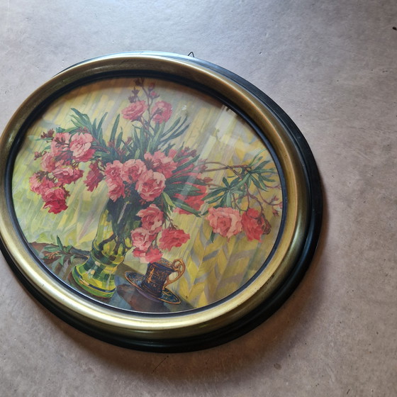 Image 1 of Stampa antica in cornice ovale dietro vetro dipinto floreale