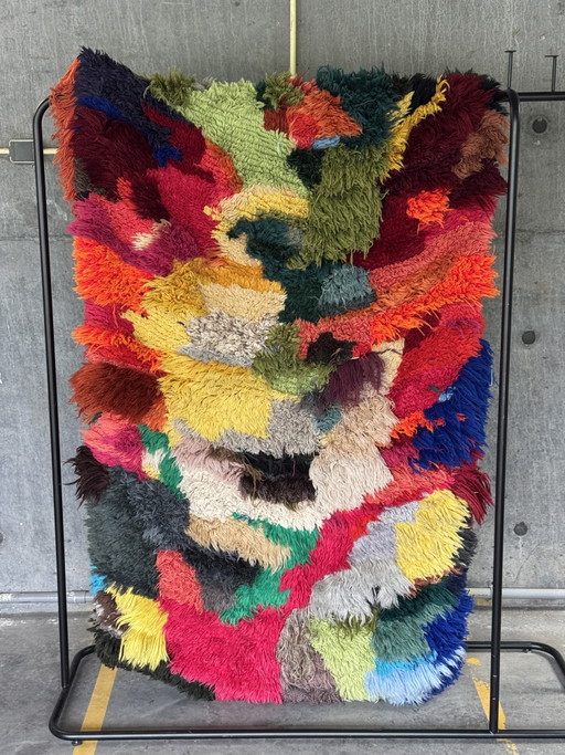 Grote wanddecoratie in Rya-stijl