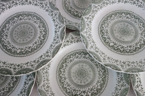 Image 1 of 8 platos llanos de loza