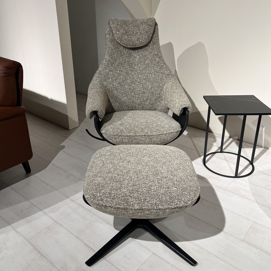 Image 1 of LEOLUX - SILLÓN CREMA CON PUF