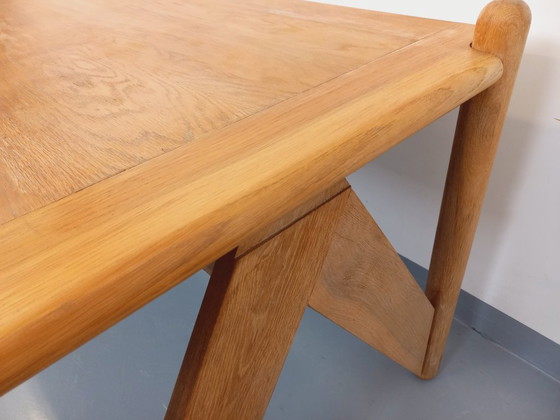 Image 1 of Grote rechthoekige vintage brutalistische tafel van massief eikenhout uit de jaren 60 en 70.