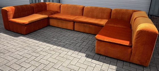 Image 1 of Orangefarbener Samt Modelar Element Sofa
