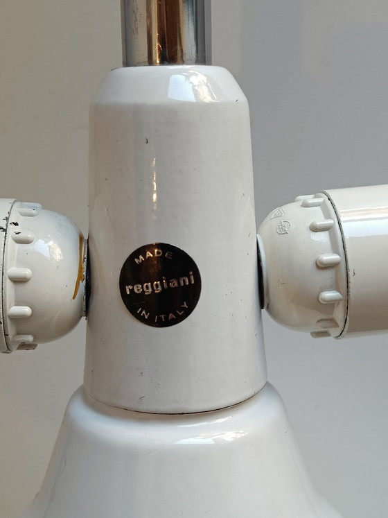 Image 1 of Lampada da tavolo o da terra Reggiani, Italia anni '60/'70, cromo e smalto, design a 3 luci