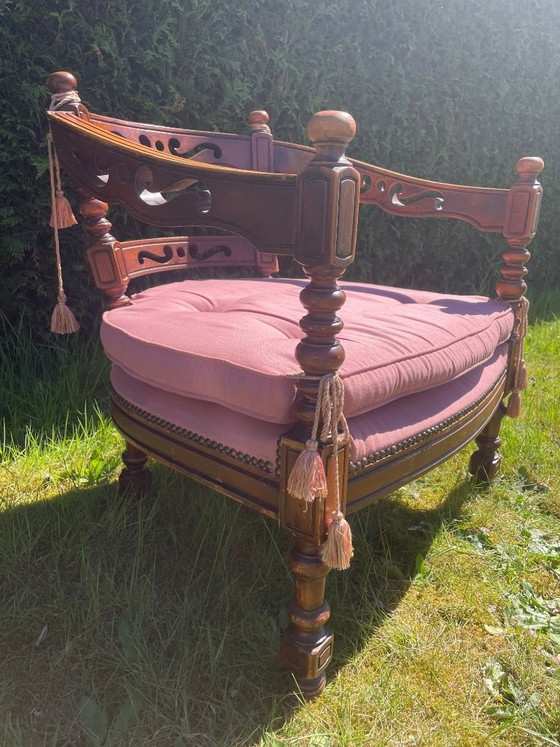 Image 1 of Fauteuil Giorgetti vintage sculpté à la main