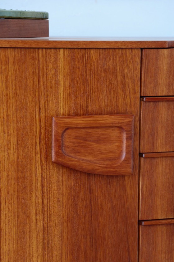 Image 1 of Skandinavisches Teak-Sideboard, 1960er Jahre - Restauriertes Beautility-Sideboard