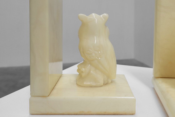 Image 1 of Coppia di fermalibri in alabastro intagliati a mano in stile Art Déco, Francia anni &#39;20