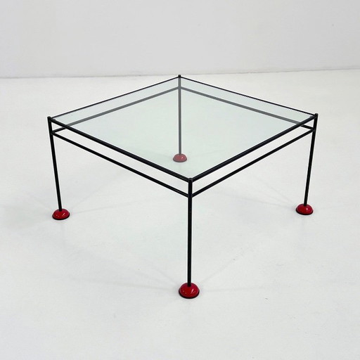 Schwarz-roter postmoderner Couchtisch aus Metall und Glas von Gamma, 1980er Jahre