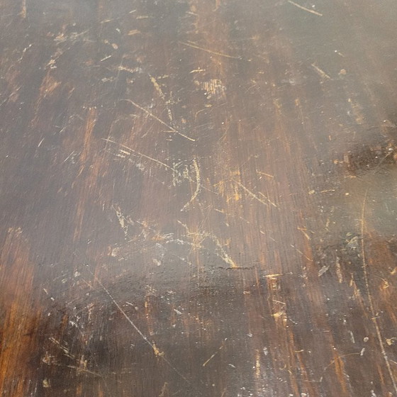 Image 1 of Table basse en bois de padouk sculpté de dragons, style anglo-indien, XIXe siècle.