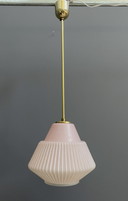 Lampe suspendue en verre rose 1960
