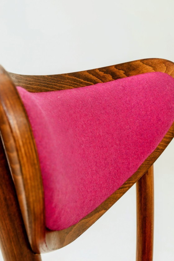 Image 1 of Sedia retrò in legno curvato in stile classico, rivestimento in lana fucsia, completamente ristrutturata, 1950