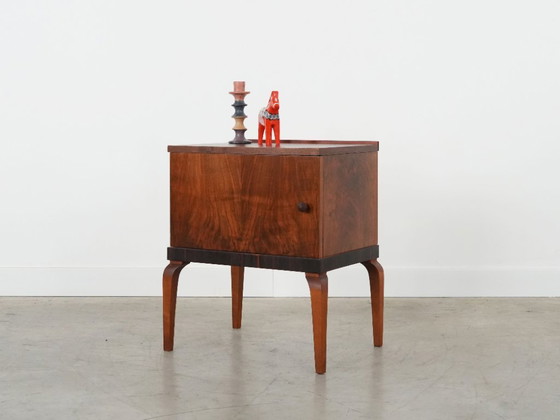 Image 1 of Armoire en noyer, design danois, années 1960, production : Danemark