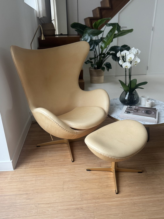 Image 1 of Fritz Hanssen egg chair met voetenbankje collectors item 60 year