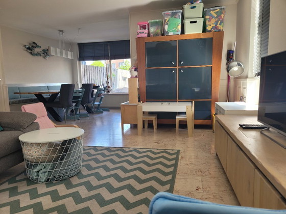 Image 1 of Grote zware kast 30 jaar oud